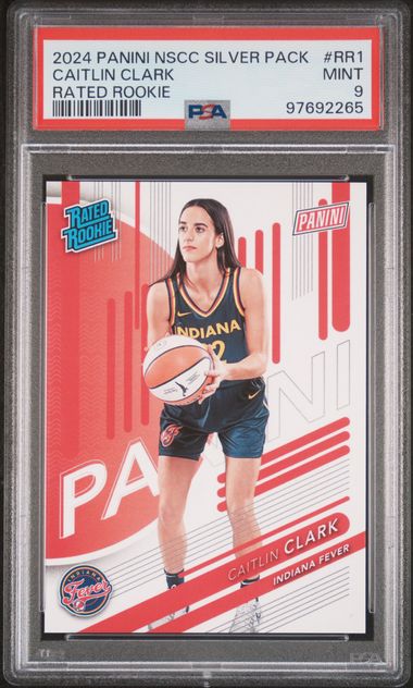 Frente de 2024 Panini NSCC Silver Pack Rated Rookie #RR1 Caitlin Clark PSA 9