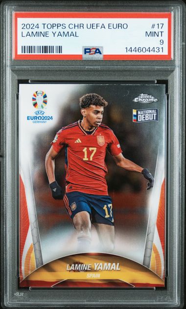 Frente de 2024 Topps Chrome UEFA Euro National Debut #17 Lamine Yamal PSA 9